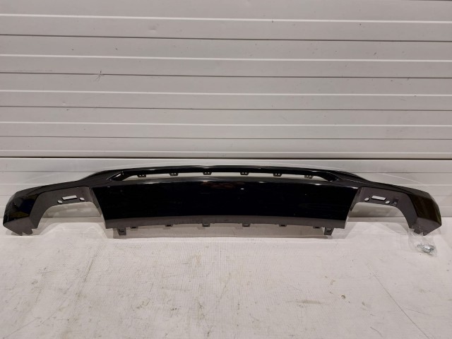 Lower Molding